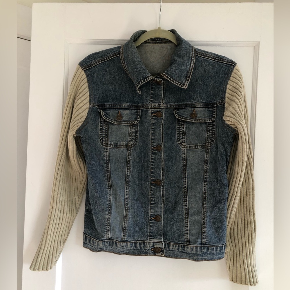 Vintage jean jacket with sweater sleeves size 38 euro/size 8 US good condition